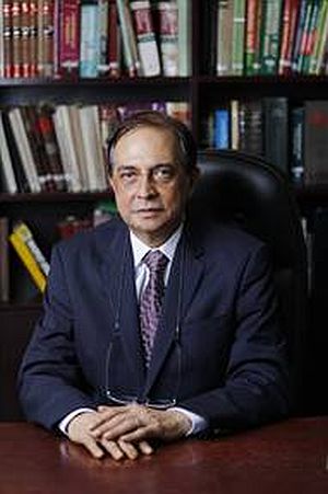 Dr. Shahdeen Malik